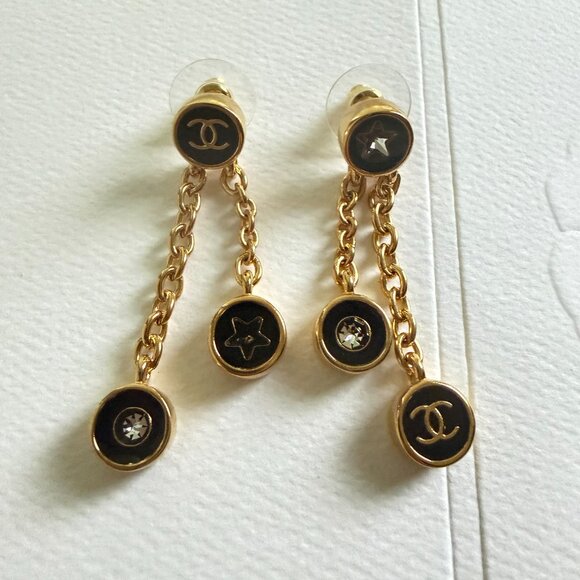 NWT Chanel 25K Black Enamel CC & Star Pendant Chain Earrings – Gold Tone, Rare - Picture 3 of 8